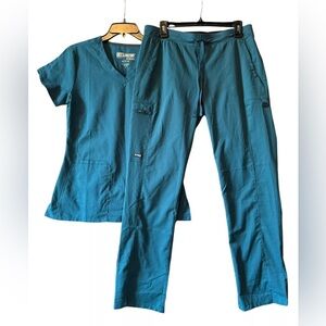 Grey’s Anatomy Collection Women’s Flat Front Scrub Pants/Top Size S/M